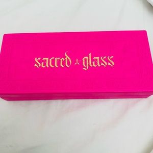 Jeffree Star Sacred Glass Extreme Frost Palette